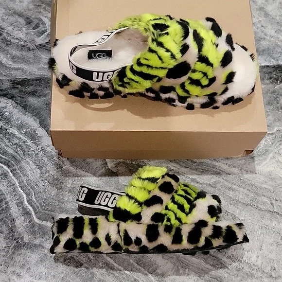 NWT Women's Size 8 UGG Fuzzy Slides - Picture 5 of 7